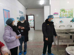 为了进一步强化校